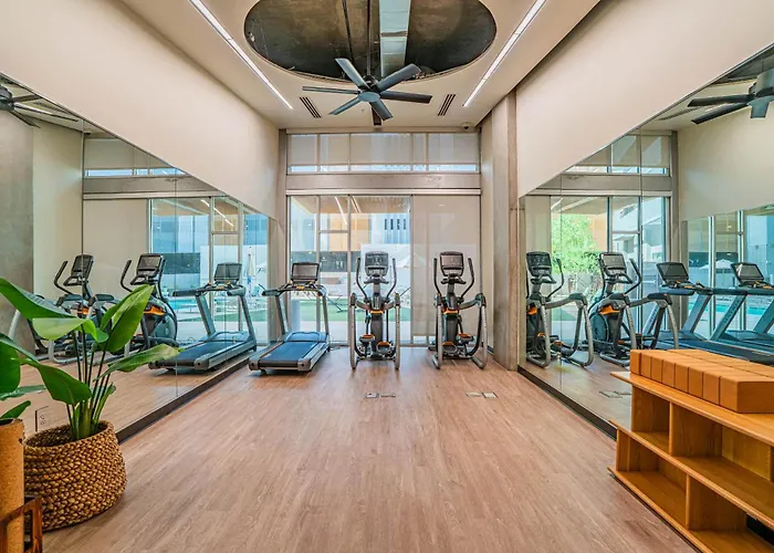 Prime Downtown Location W Gym Pool And Parking Apartment Phoenix