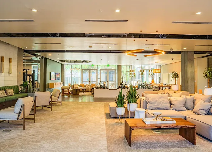 Prime Downtown Location W Gym Pool And Parking Apartment *
