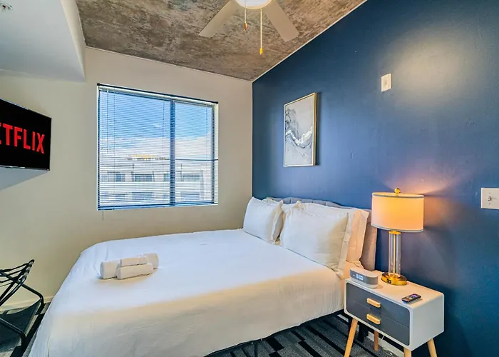 Prime Downtown Location W Gym Pool And Parking Phoenix